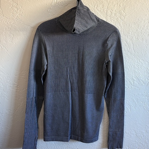 Athleta navy blue Flurry base layer turtleneck rib knit Thumbholes compression - Picture 2 of 8